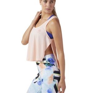 ✨Reebok high and low tank top